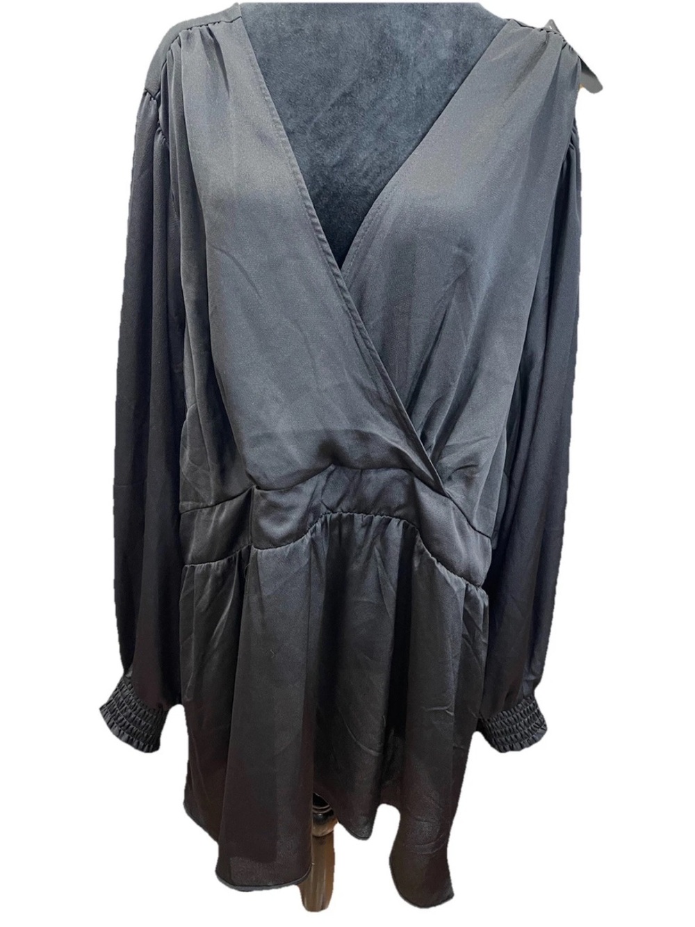 🆕 Torrid deep black satin Surplice tie cut out back long sleeve blouse SZ 5X NWT